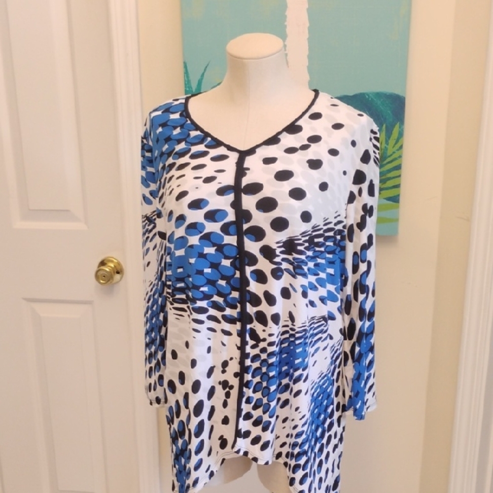 Stylish Women's Blouse in Blue and White